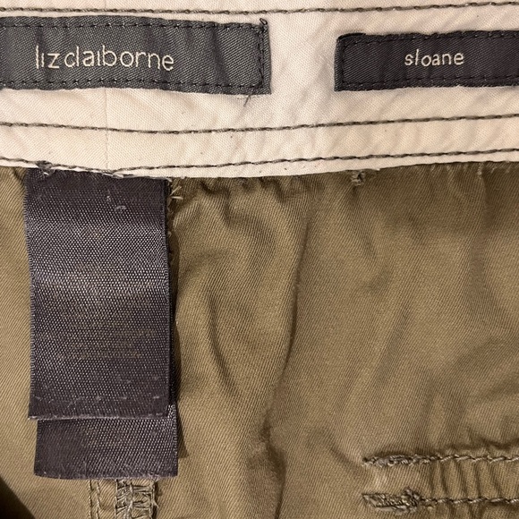 What a Workhorse! LIZ CLAIBORNE (VGUC, Size 14), Khaki-Green Shorts - Picture 3 of 12